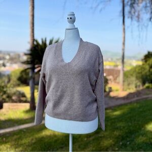 Universal Thread V-Neck Sweater - Beige